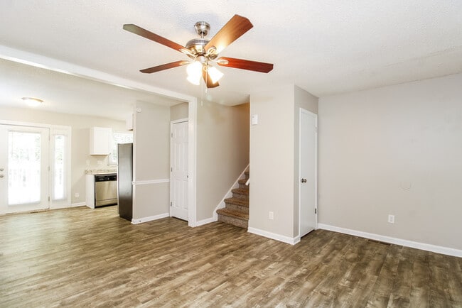 Building Photo - 1305 Yardley Terrace
