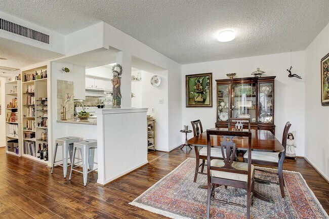 Building Photo - 6482 Bayou Glen Rd