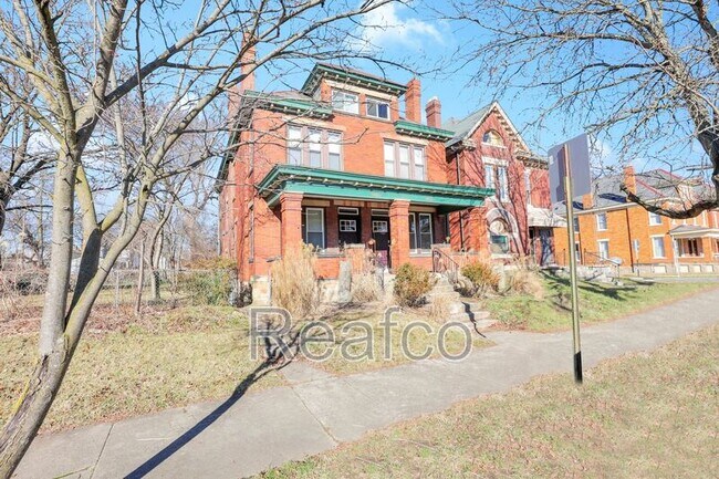 Foto del edificio - 1458 Bryden Rd