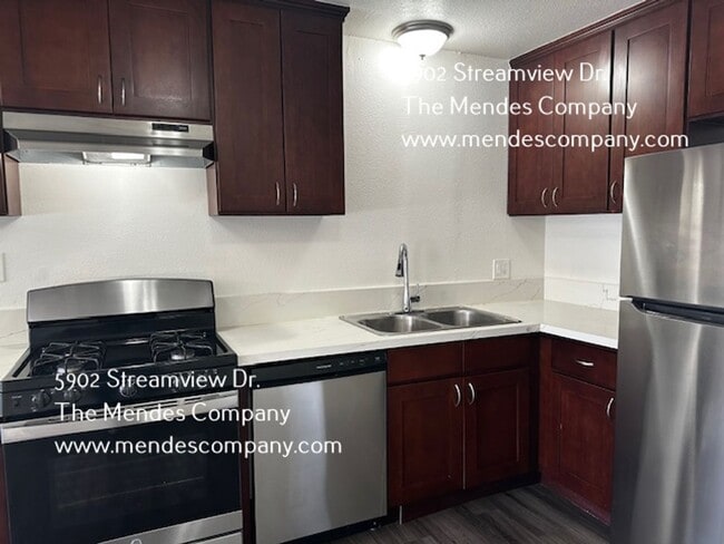 Building Photo - 5902 Streamview Dr