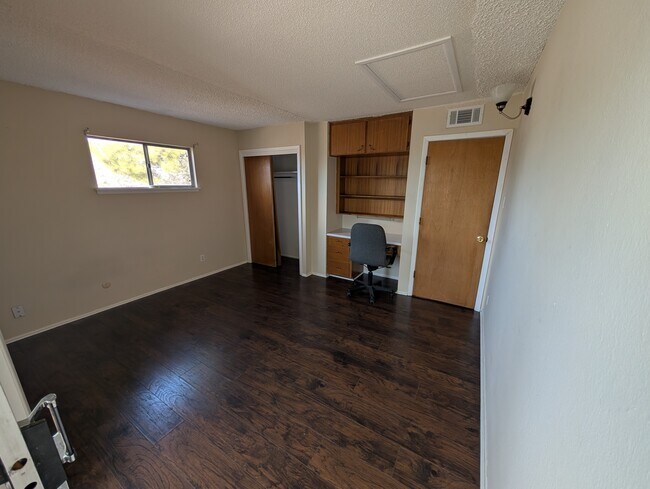 Foto del edificio - 8912 Bellehaven Ave NE