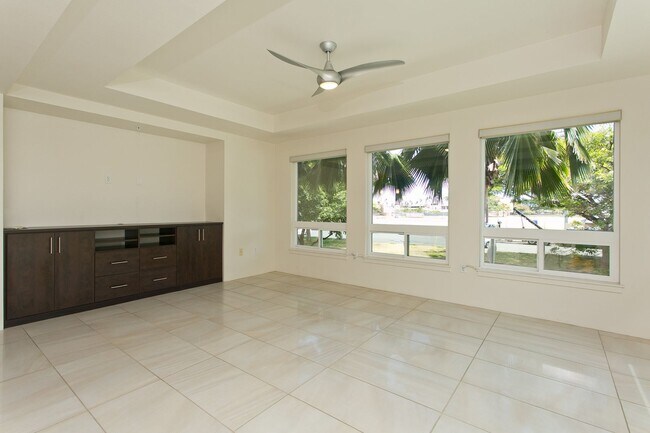 Foto del edificio - Wonderfully located - Three bedroom two ba...