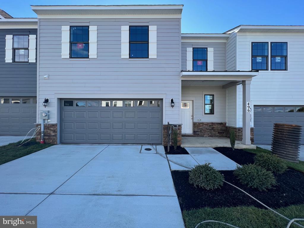 Foto principal - 496 Hanson St