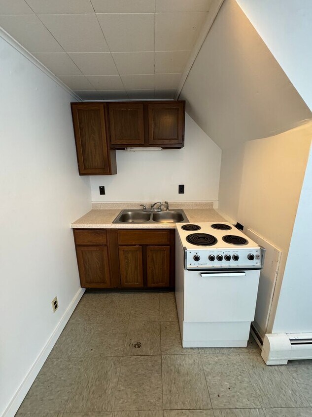 Primary Photo - Hale Randolph Apartments