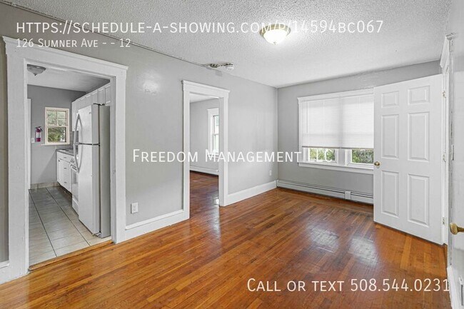 Foto del edificio - 126 Sumner Ave