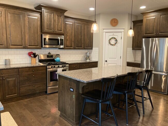 Kitchen - 608 E Taylor Dr