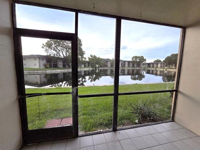 Building Photo - 7901 S Colony Cir