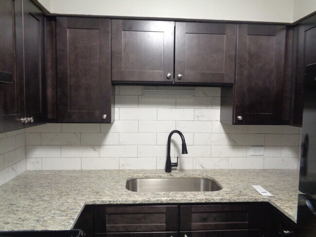 Foto del edificio - 1340 N Main St