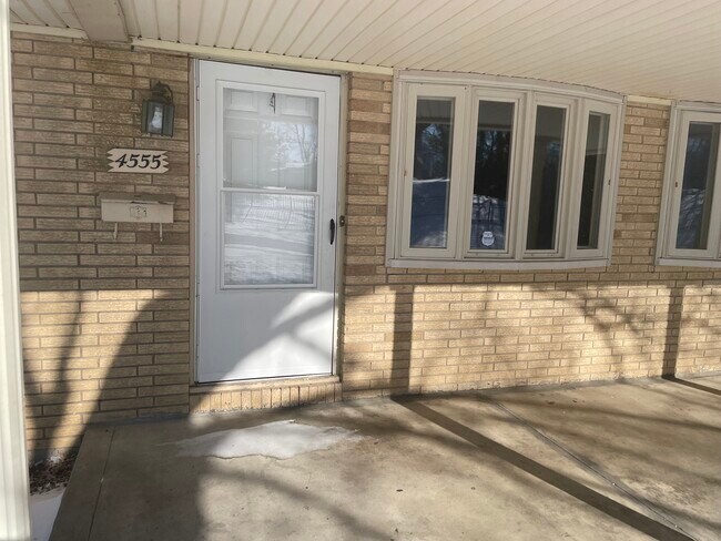 Foto del edificio - 4555 E 4th St