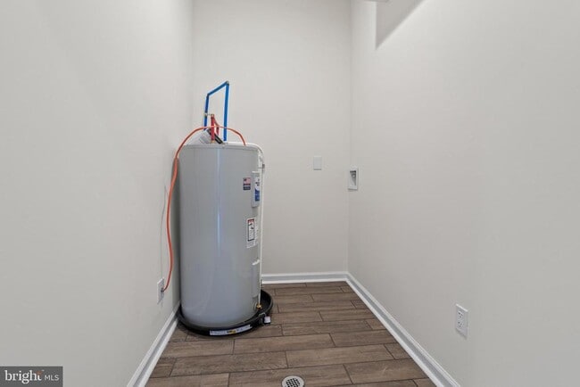 Building Photo - 819 11th Ave