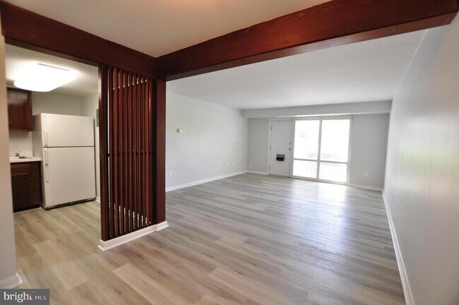 Foto del edificio - 3135 University Blvd W