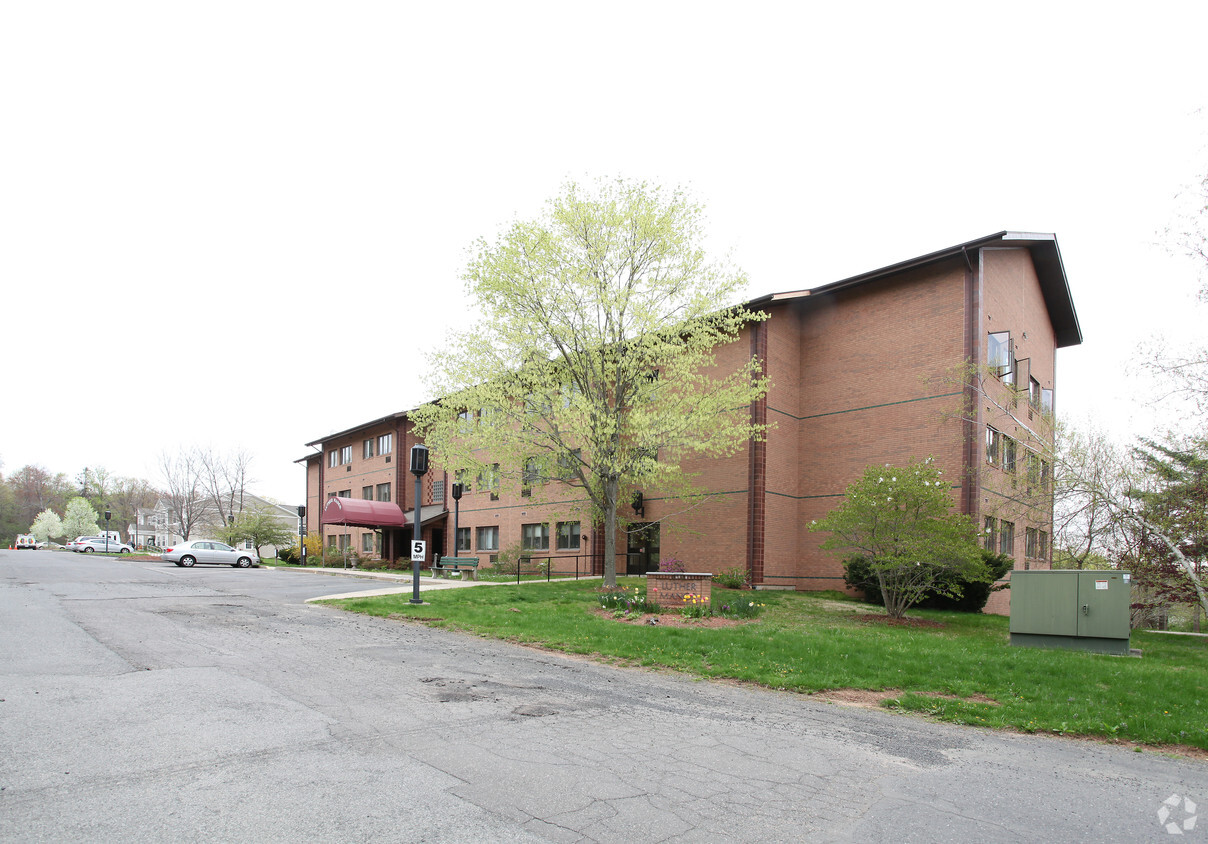 Luther Ridge/ Luther Manor - Apartments in Middletown, CT | Apartments.com