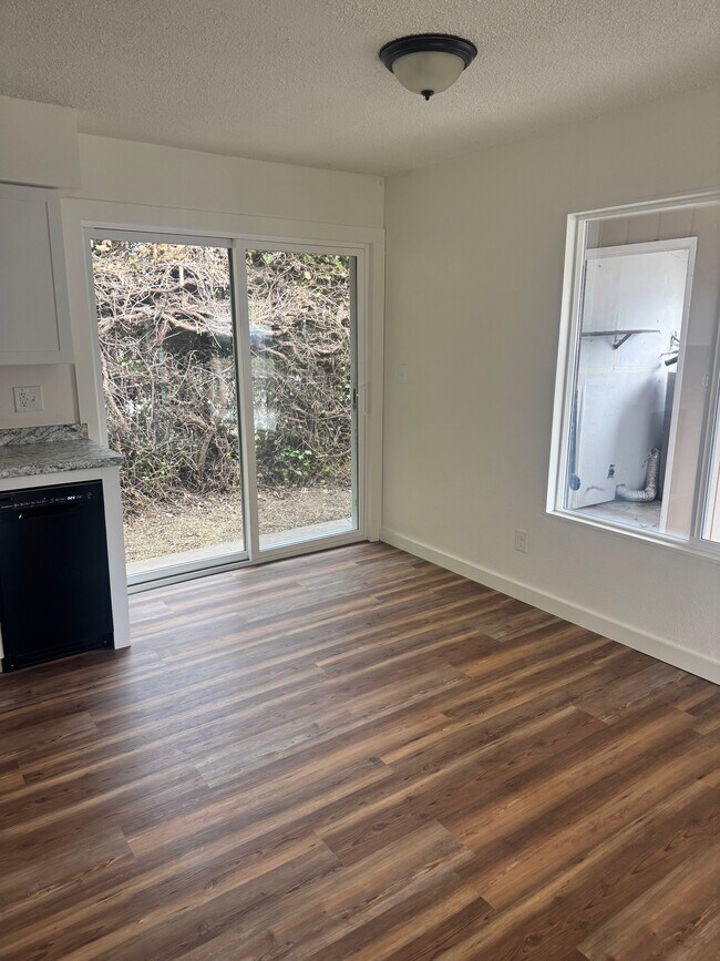 Foto del edificio - 660 Hueners Ln