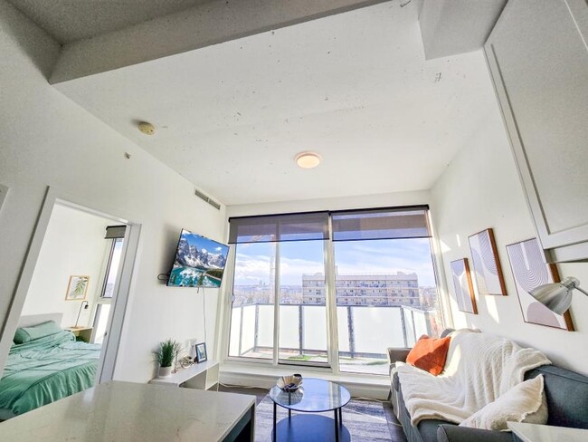 Photo du bâtiment - 1.0 bedroom in Calgary Alberta T2N 1T7