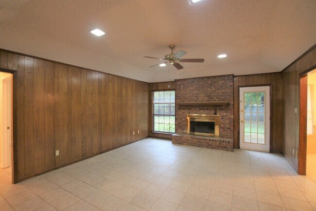 Foto del edificio - 3113 McDonald Rd