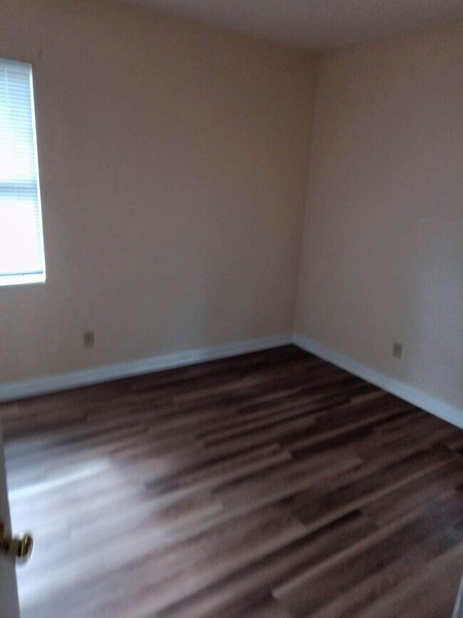 Foto del edificio - Convenient Cedar Hills Living Near Shopping & Major Roads