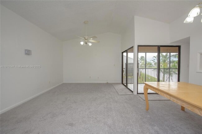 Foto del edificio - 820 N Franklin Ave