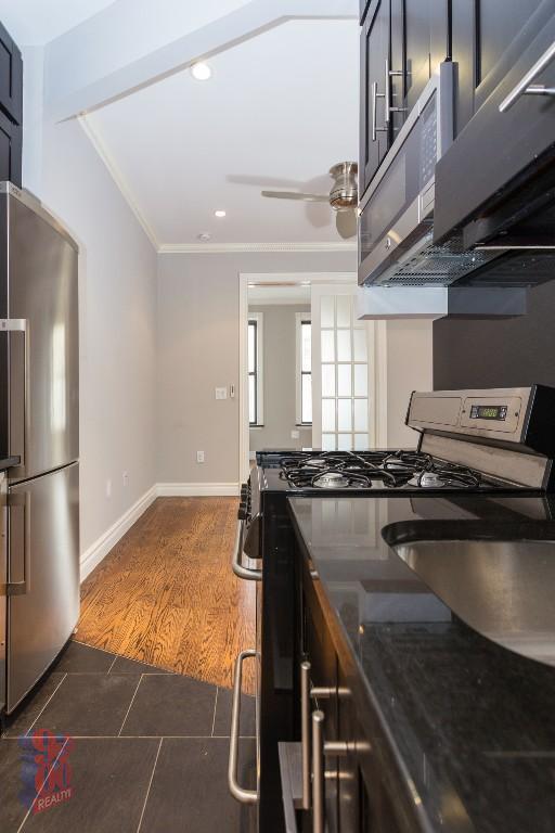 Foto principal - 309 E 8th St