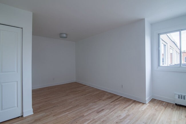 Photo du bâtiment - 735 Rue Gordon