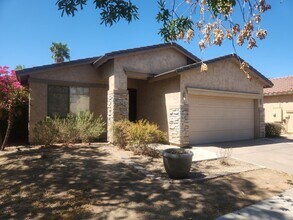 Building Photo - 2423 E Glass Ln