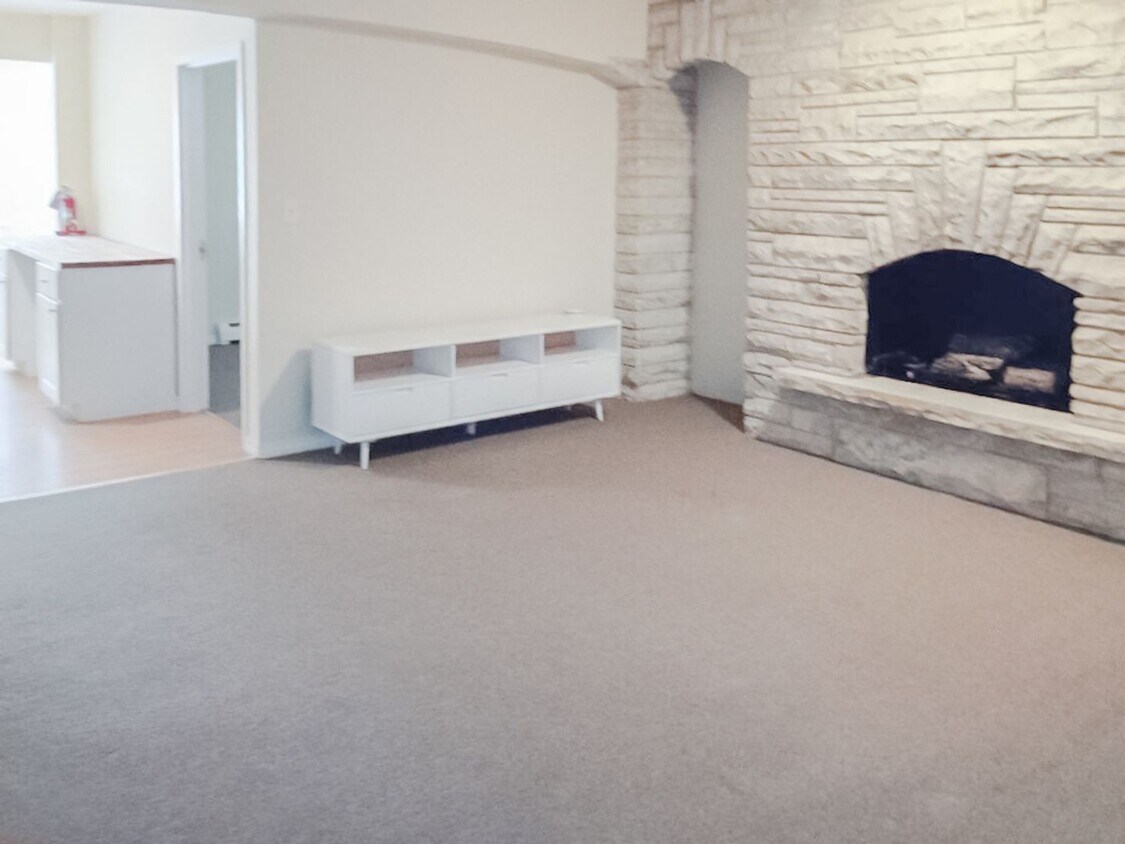 Foto principal - Large 1br with Fireplace