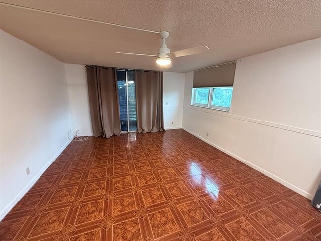 Building Photo - 410 NW 68th Ave