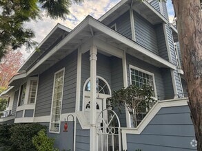 Building Photo - 8115 Surfline Dr