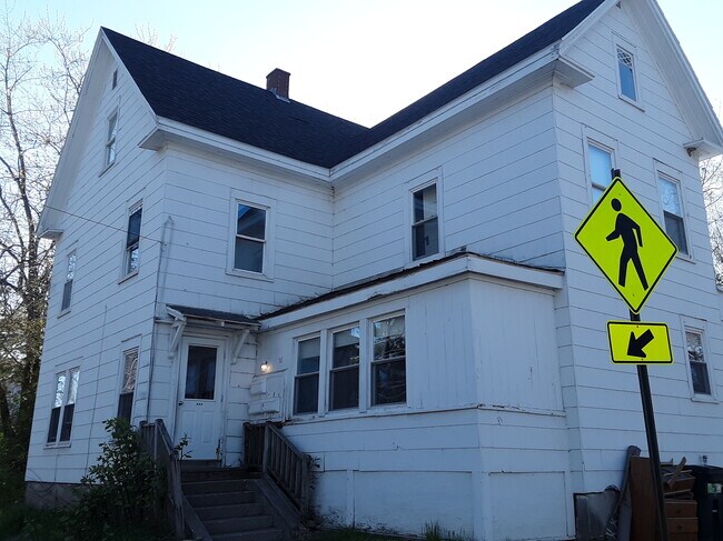Building Photo - 56 Park St
