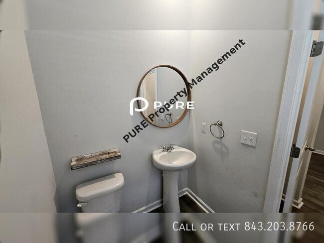 Building Photo - Available now!! Beautiful Single Family De...