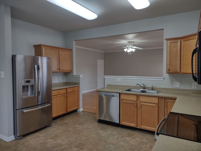 Building Photo - Beautiful Home located in the Badin Villag...