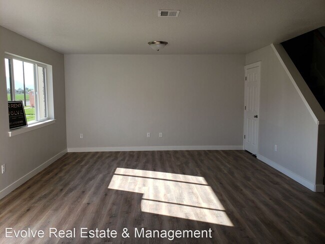 Foto del edificio - 4 br, 2.5 bath House - 465 N 1200 W