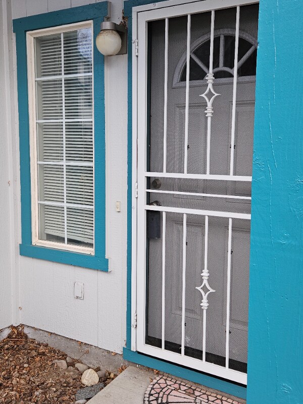 Foto del edificio - 1022 E 5th St