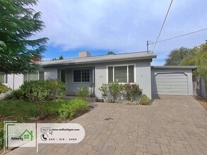 Building Photo - 2350 Bonnie Dr