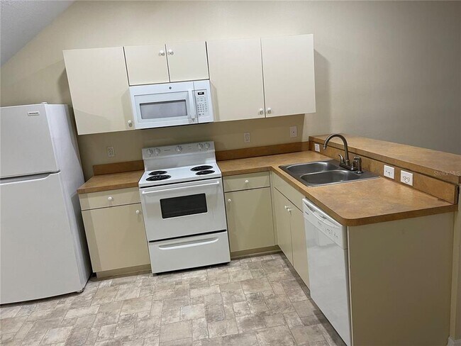 Foto del edificio - 1007 Creek Park Ct