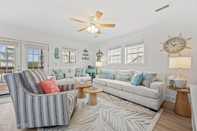 Building Photo - 2660 Island Dr