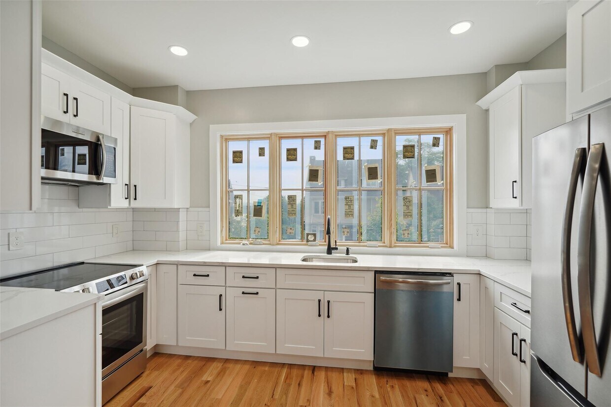 Foto principal - 405 Grand St