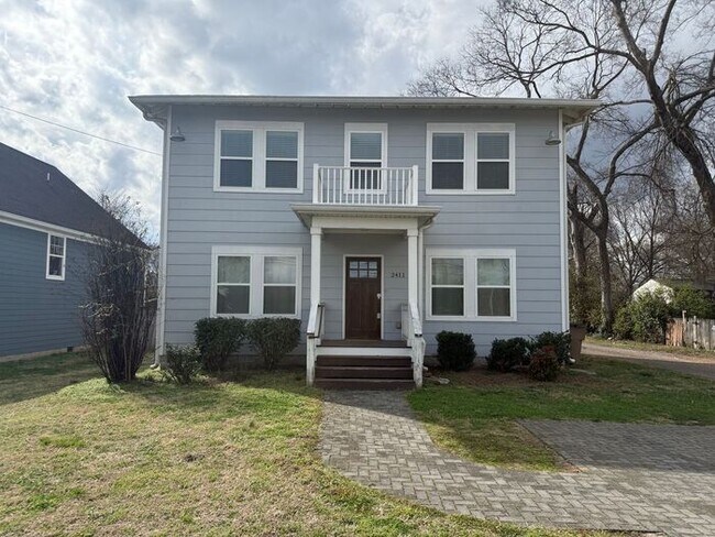 Foto del edificio - Beautiful Two-Story House in Woodbine - Fenced in Backyard