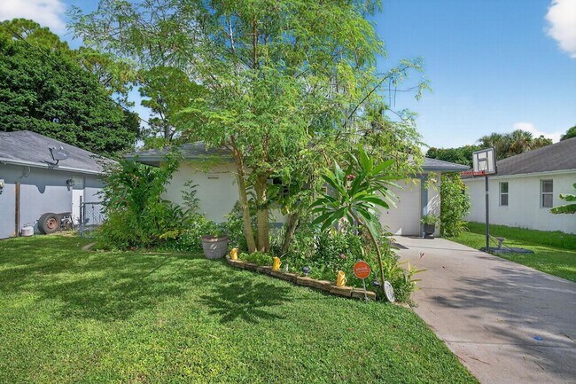 Foto del edificio - 6877 3rd St