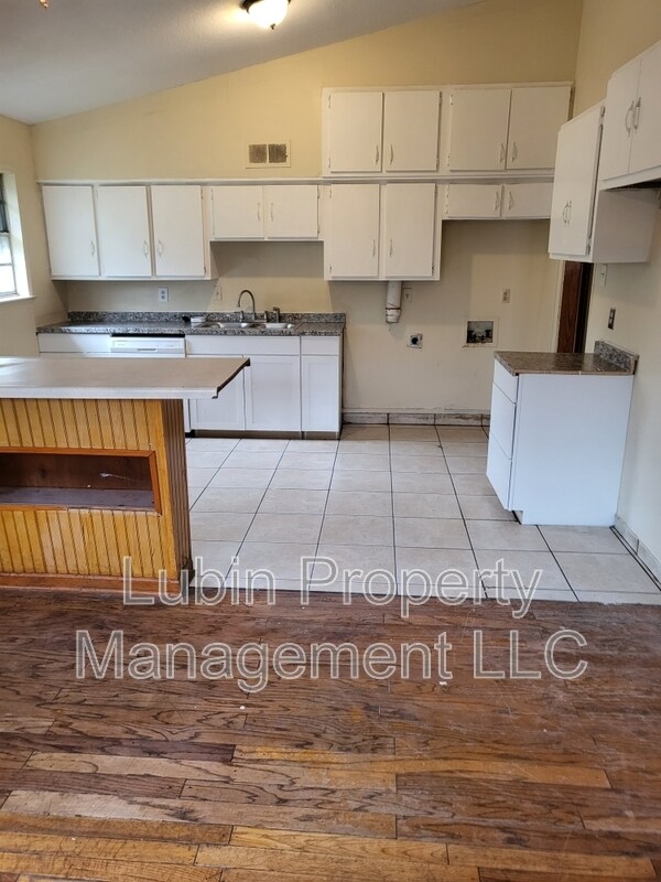 Foto del edificio - 4884 Ortie Dr