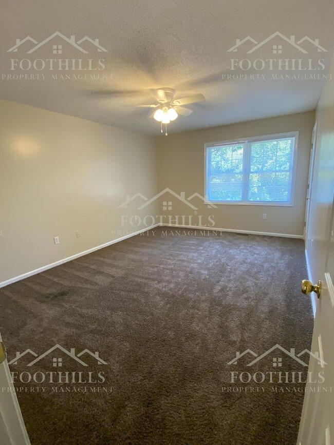 Building Photo - 101 Heatherbrook Ct