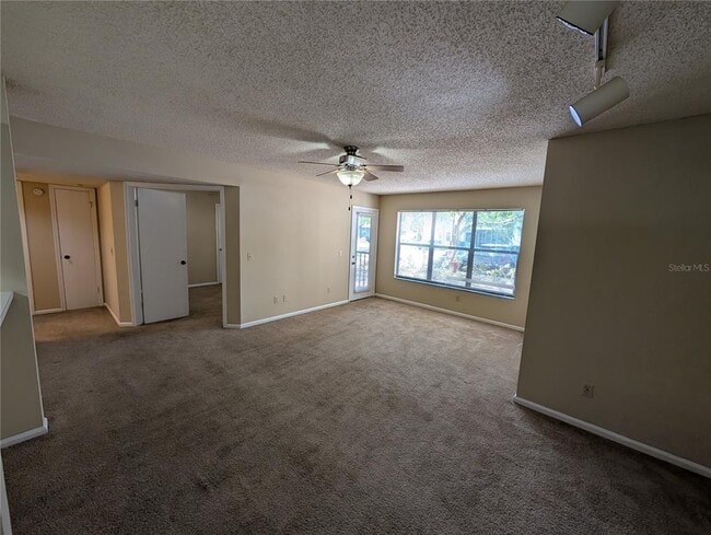 Foto del edificio - 3446 St Bart Ln