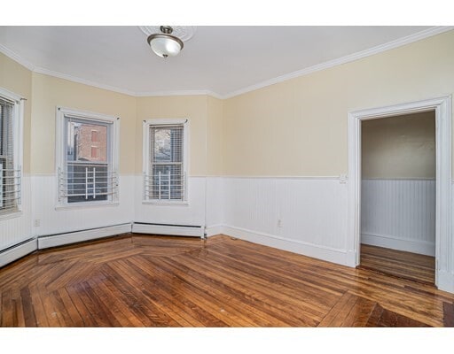 Primary Photo - 77 Savin St