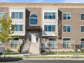 Building Photo - 172 W 1000 S