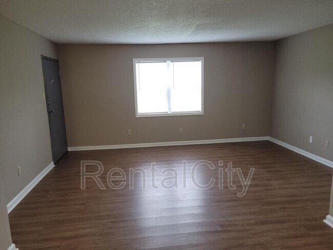 Building Photo - 1401 Meeks St