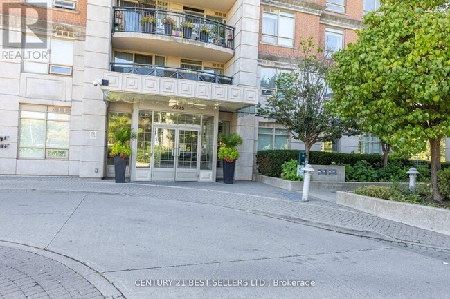 Building Photo - 2325 Central Park Dr