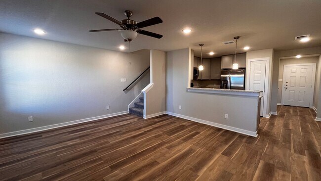 Foto del edificio - "Discover Elevated Living at Hunters Ranch!"