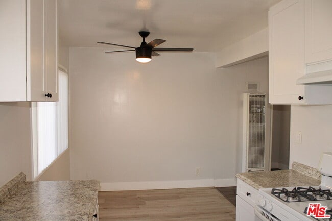 Foto del edificio - 1026 S Flower St