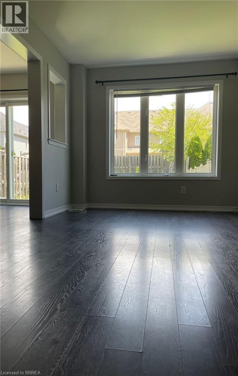 Photo du bâtiment - 111 Bisset Ave