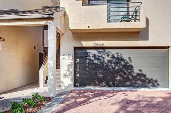 Foto del edificio - 751 Spinnakers Reach Dr