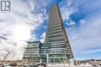 Building Photo - 448 Burnhamthorpe Rd W